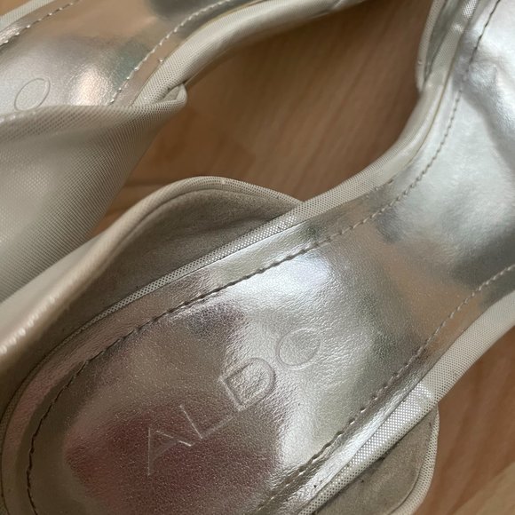 Loved, Like New Women's Aldo Silver Bow Heels Bridal Pumps Size 8 with Box - Picture 5 of 10